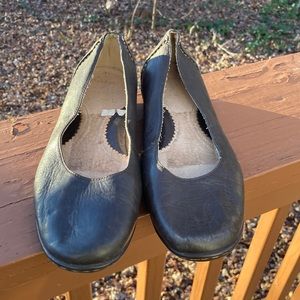 Lands’ End brown leather flats